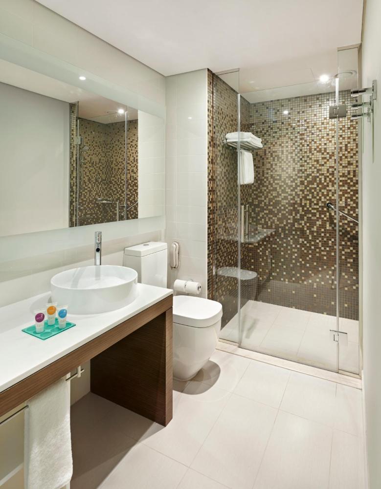 Room image 3